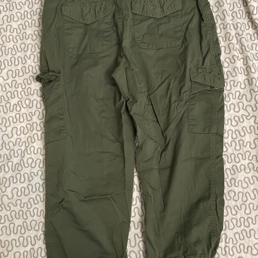 Two capris - Picture 5 of 8